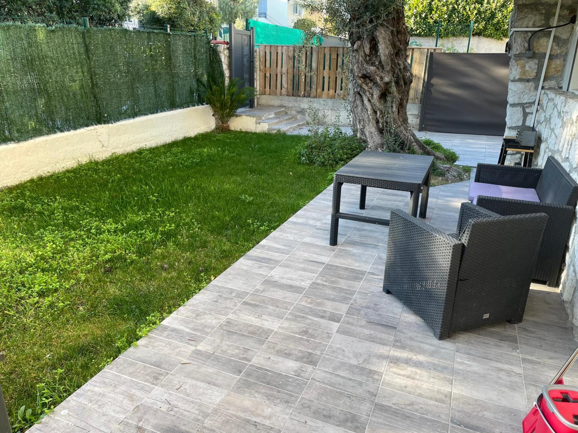 Joli Rez De Jardin 4 Pieces A Cagnes Sur Mer Екстериор снимка